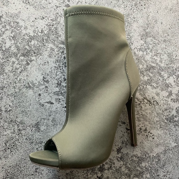 “CORA”style:ankle booties - Picture 3 of 3